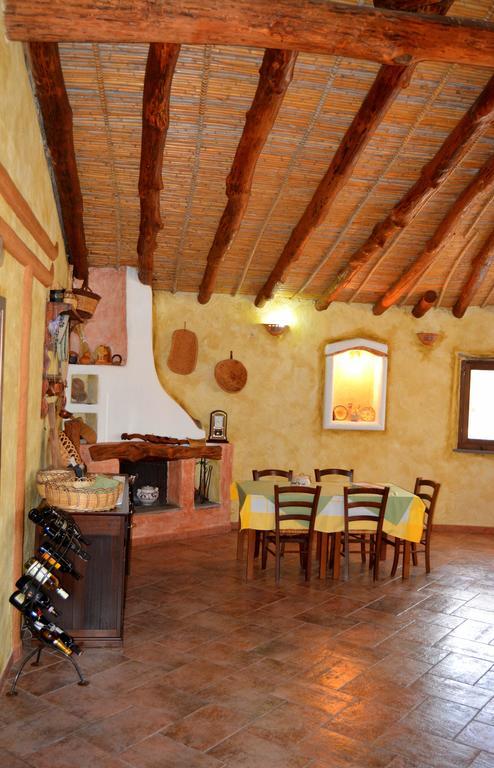 Agriturismo Rubinu Galtelli Luaran gambar