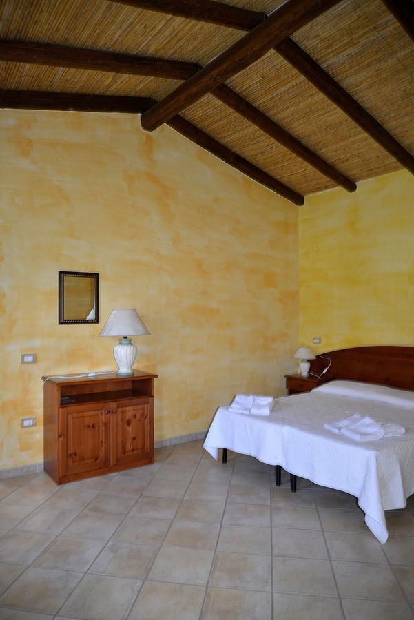 Agriturismo Rubinu Galtelli Luaran gambar