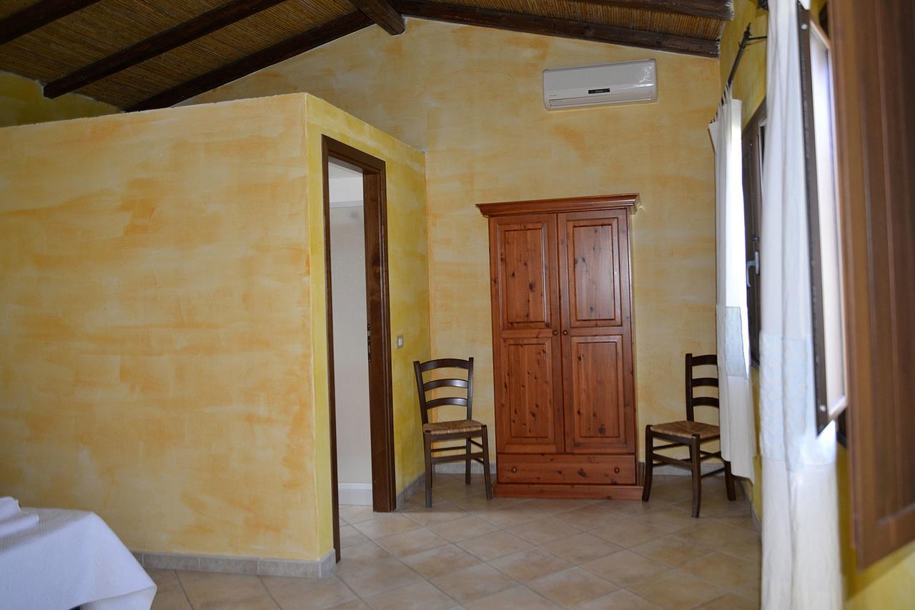 Agriturismo Rubinu Galtelli Luaran gambar