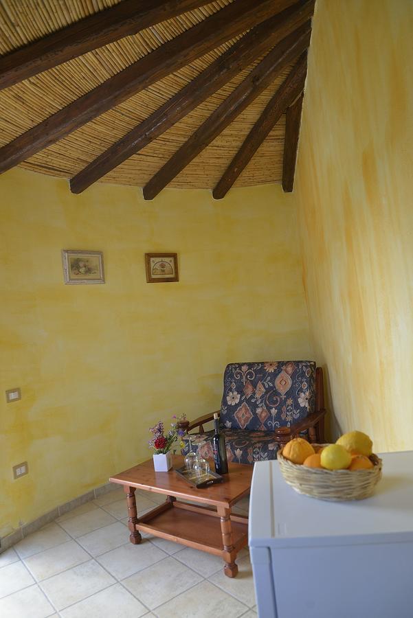 Agriturismo Rubinu Galtelli Luaran gambar