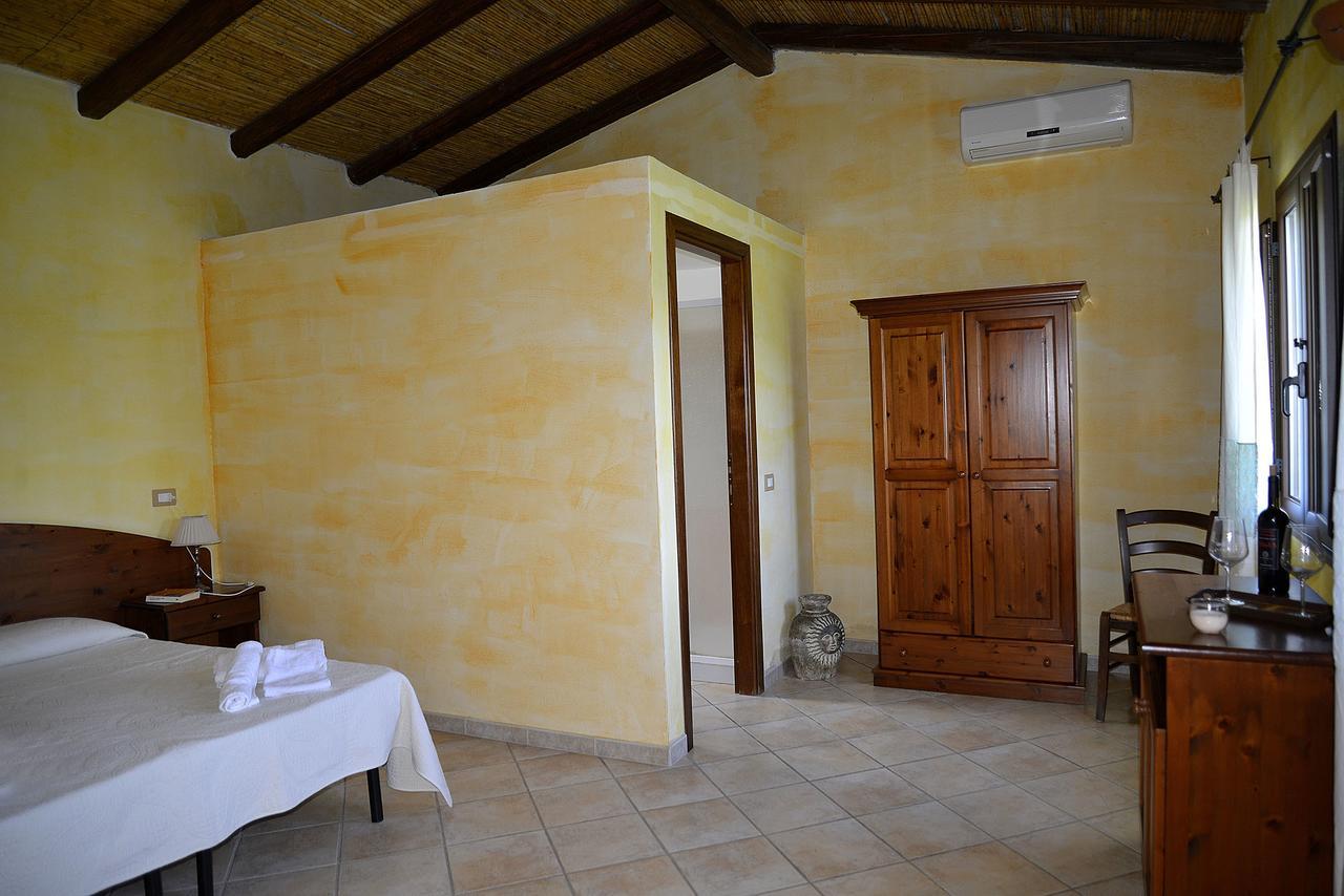 Agriturismo Rubinu Galtelli Luaran gambar