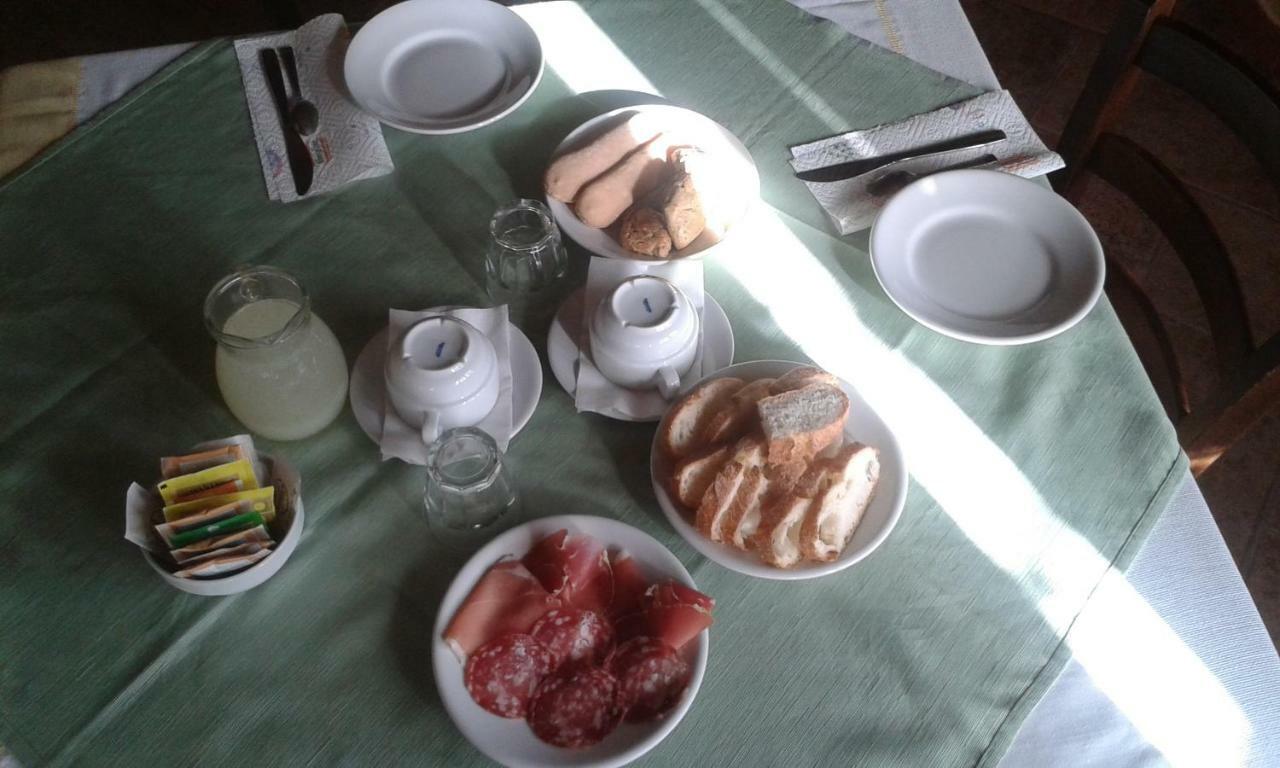 Agriturismo Rubinu Galtelli Luaran gambar