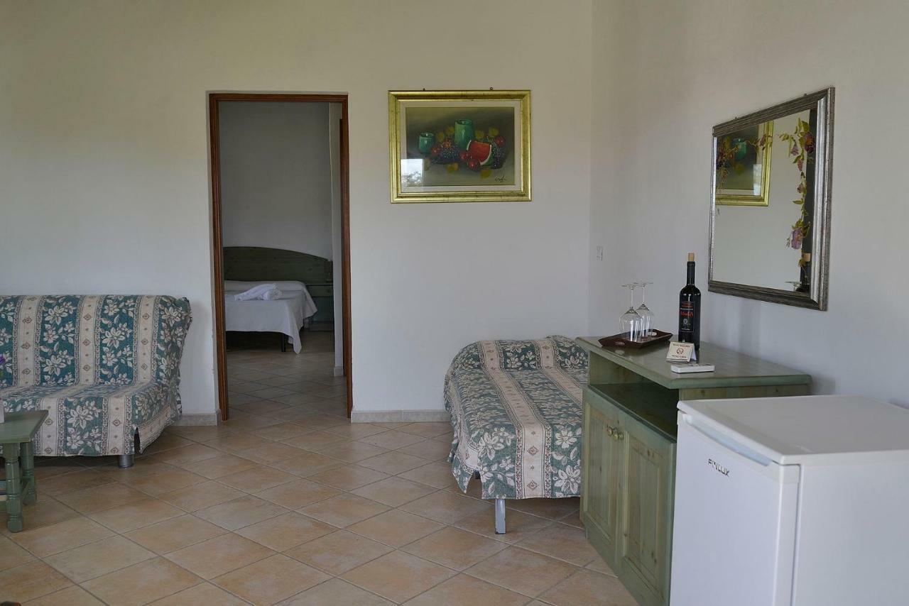 Agriturismo Rubinu Galtelli Luaran gambar